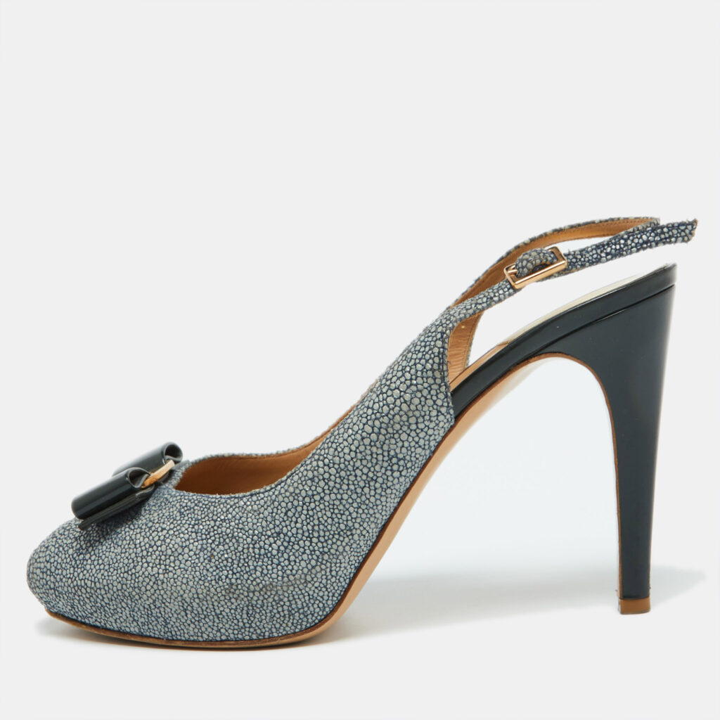 Salvatore Ferragamo Dark Green Stingray Vara Bow Slingback Pumps Size 39.5 Salvatore Ferragamo Dark Green Stingray Vara Bow Slingback Pumps Size 39.5