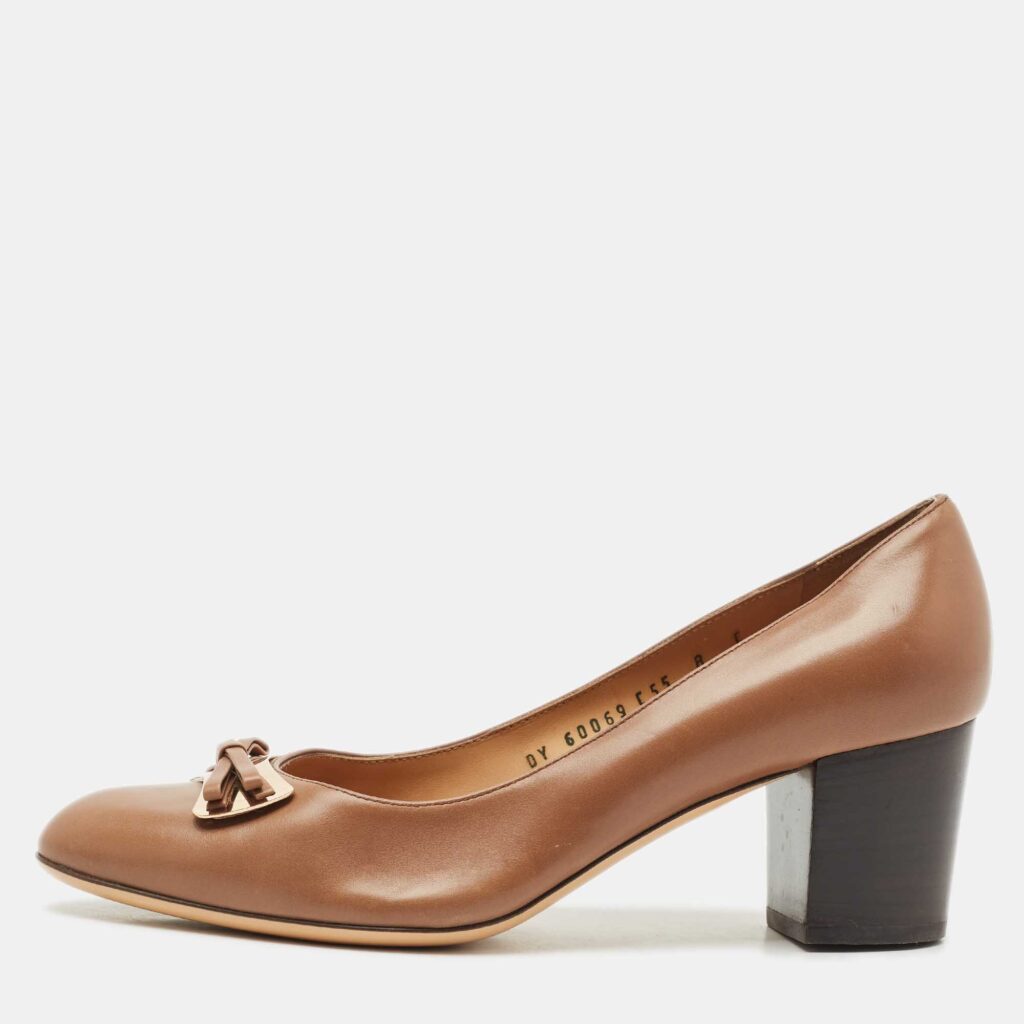 Salvatore Ferragamo Brown Leather Vara Bow Pumps Size 38.5 Salvatore Ferragamo Brown Leather Vara Bow Pumps Size 38.5