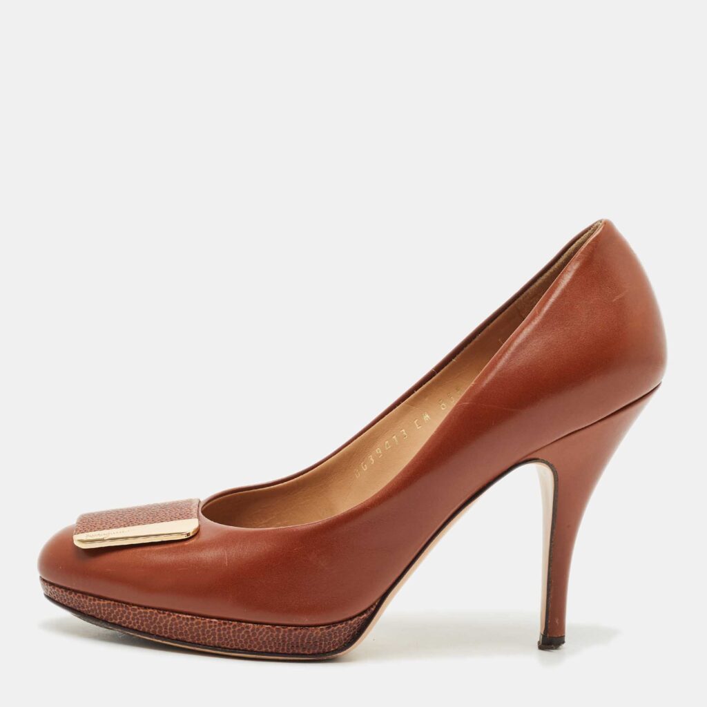 Salvatore Ferragamo Brown Leather Buckle Detail Pumps Size 39 Salvatore Ferragamo Brown Leather Buckle Detail Pumps Size 39