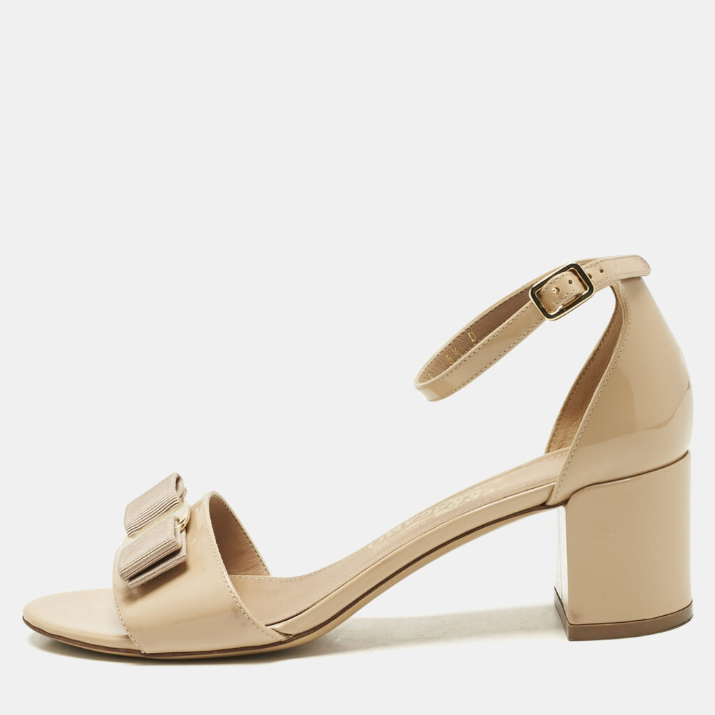 Salvatore Ferragamo Beige Patent Leather Gavina Ankle Strap Sandals Size 37 Salvatore Ferragamo Beige Patent Leather Gavina Ankle Strap Sandals Size 37