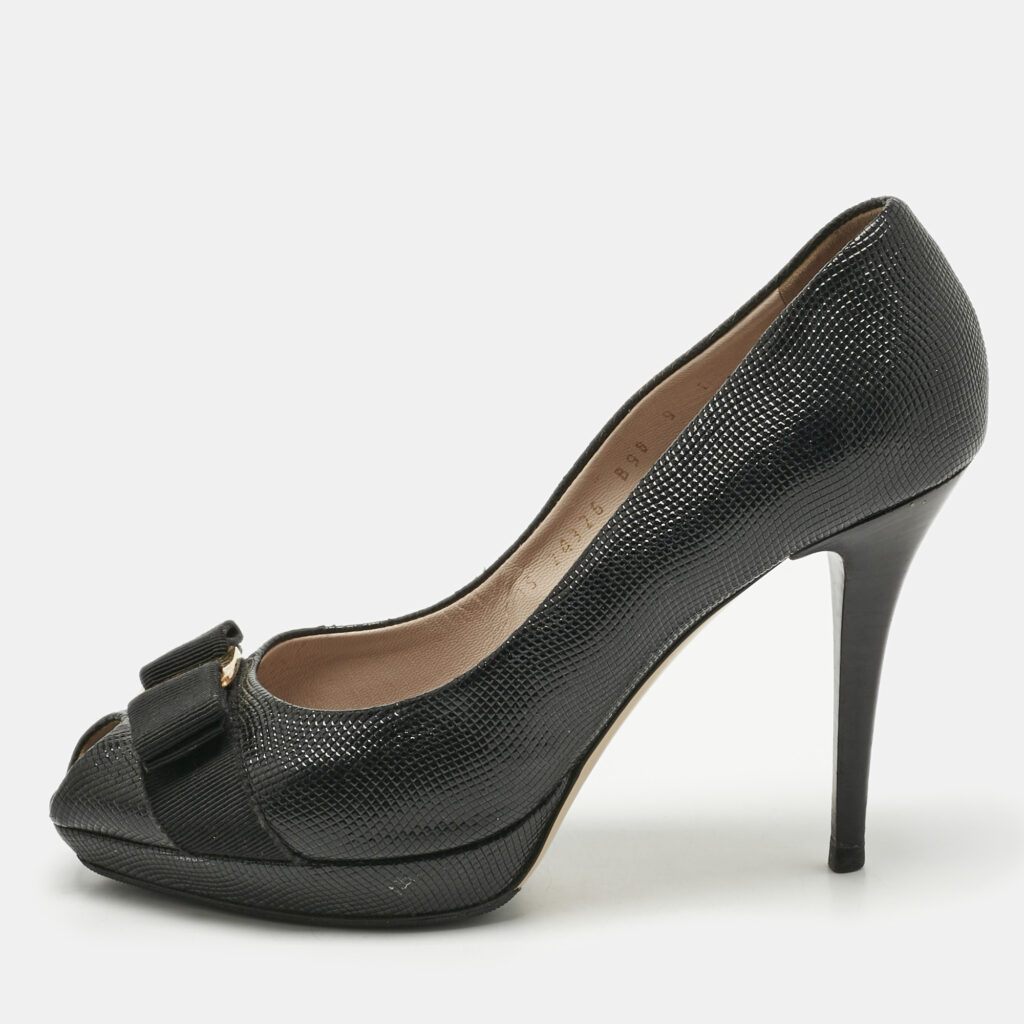 Salvatore Ferragamo Black Lizard Embossed Leather Peep Toe Pumps Size 39.5 Salvatore Ferragamo Black Lizard Embossed Leather Peep Toe Pumps Size 39.5