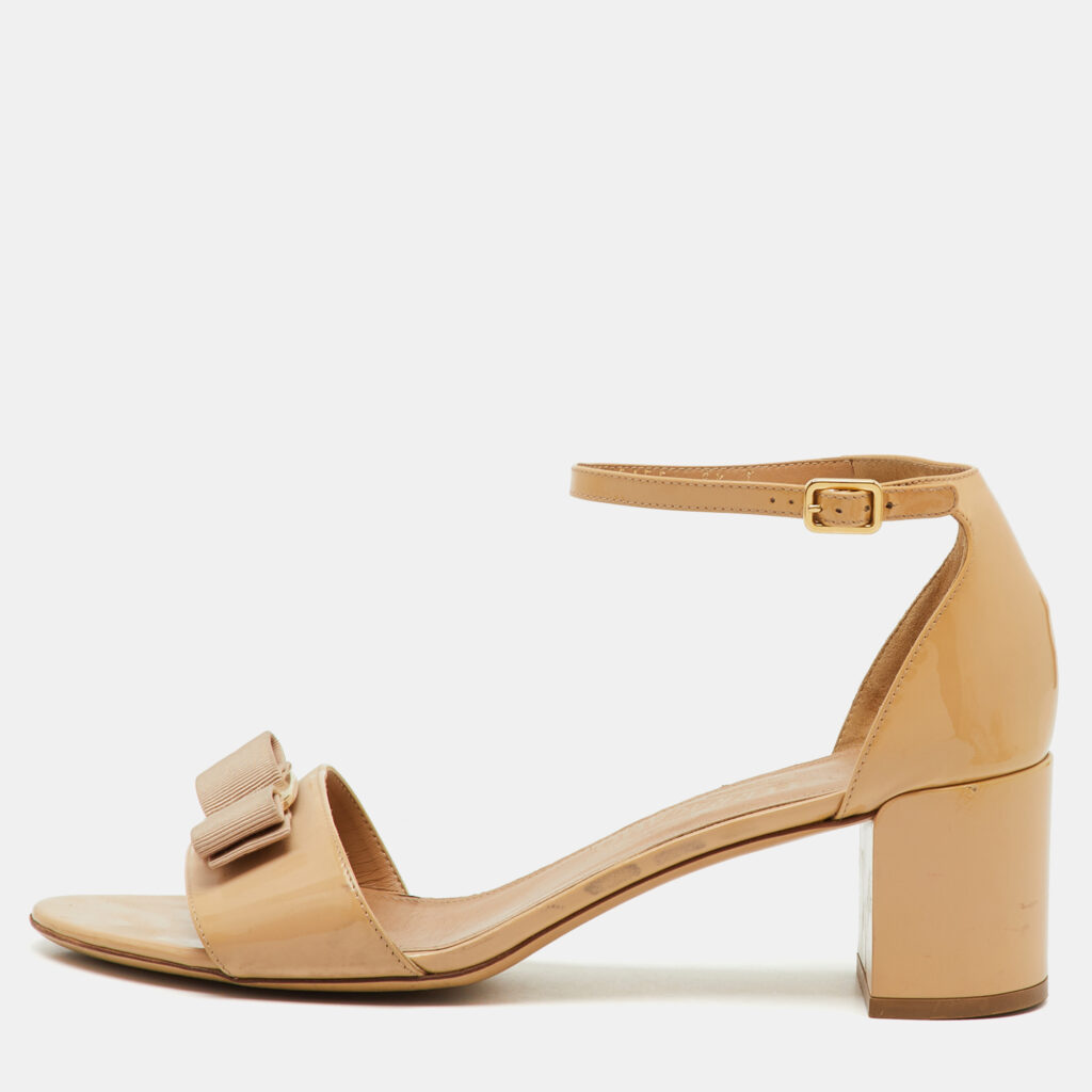 Salvatore Ferragamo Beige Patent Leather Gavina Ankle Strap Sandals Size 40