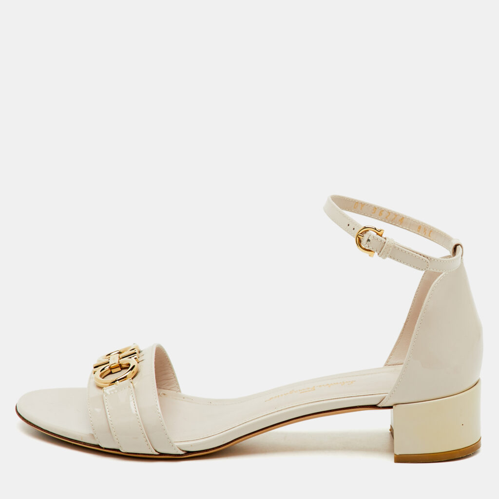 Salvatore Ferragamo Cream Patent Leather Como Ankle Strap Sandals Size 39 Salvatore Ferragamo Cream Patent Leather Como Ankle Strap Sandals Size 39