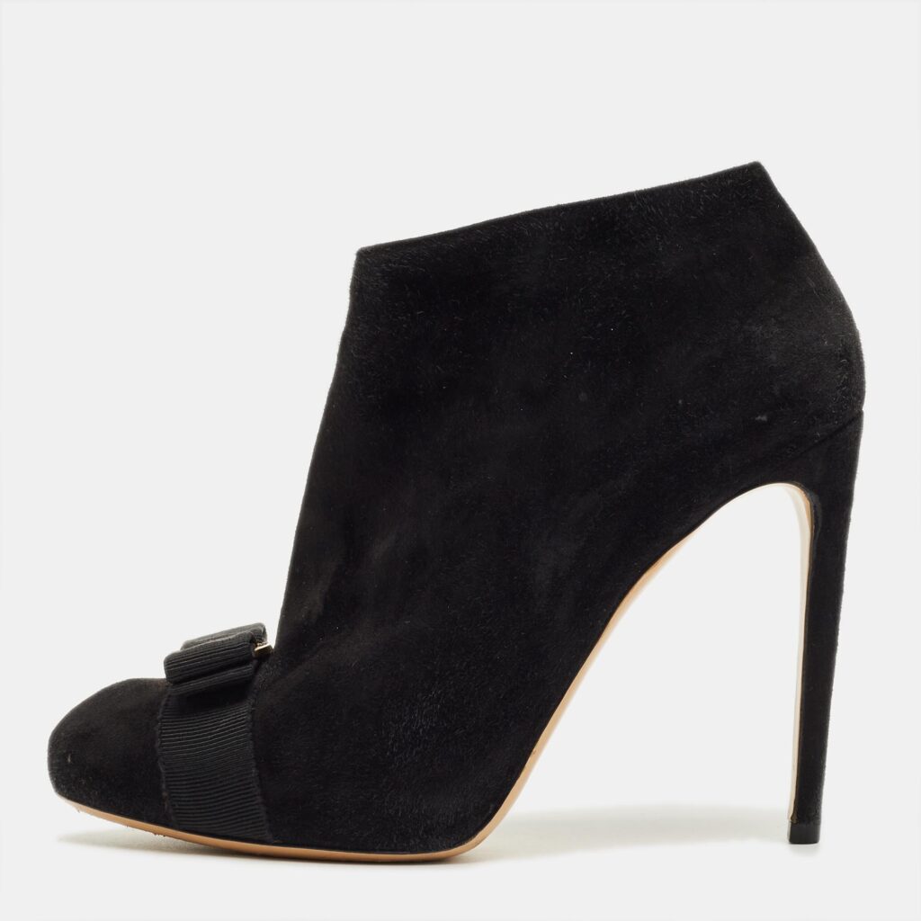 Salvatore Ferragamo Black Suede Vara Bow Ankle Boots Size 38.5 Salvatore Ferragamo Black Suede Vara Bow Ankle Boots Size 38.5