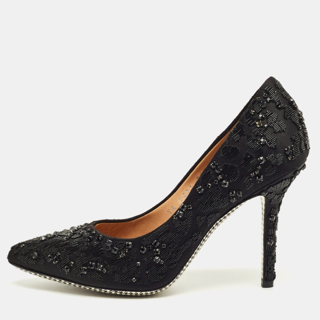 luxury-women-salvatore-ferragamo-used-shoes-p1242327-008.jpg Salvatore Ferragamo Black Satin Crystal Embellished Pointed Toe Pumps Size 37