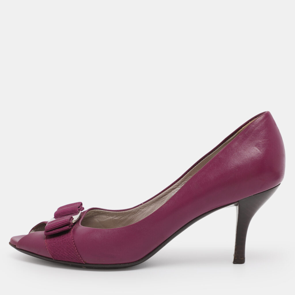 Salvatore Ferragamo Fushia Leather Vara Bow Peep Toe Pumps Size 37 Salvatore Ferragamo Fushia Leather Vara Bow Peep Toe Pumps Size 37