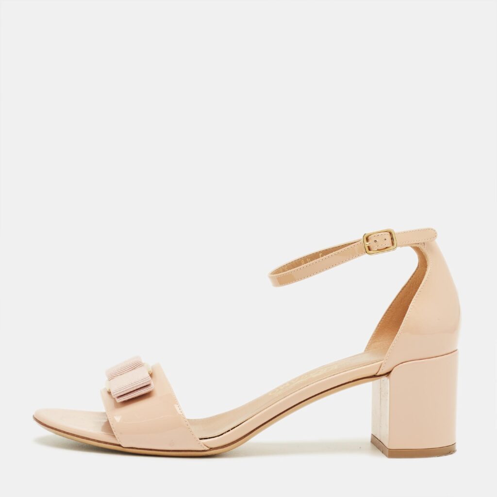 Salvatore Ferragamo Beige Patent Leather Vara Bow Ankle Strap Sandals Size 39 Salvatore Ferragamo Beige Patent Leather Vara Bow Ankle Strap Sandals Size 39
