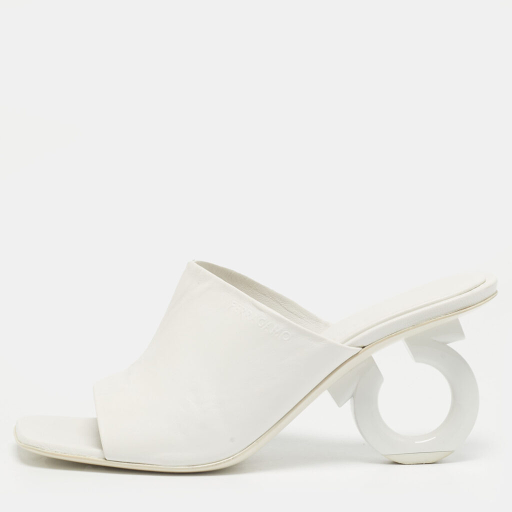 Salvatore Ferragamo Astro Size 39 White Leather Slide Sandals