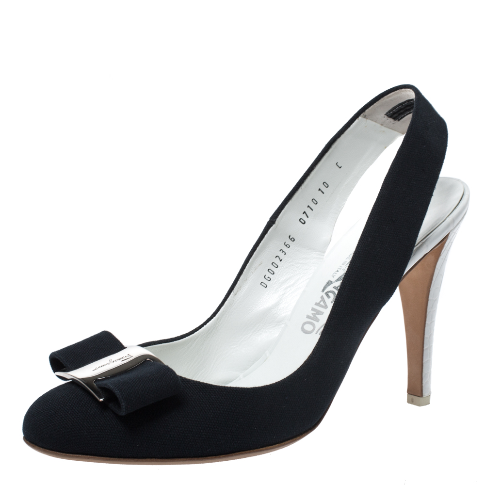 Salvatore Ferragamo Navy Blue Canvas and Croc Embossed Leather Vara Bow Slingback Sandals Size 40.5 Salvatore Ferragamo Navy Blue Canvas and Croc Embossed Leather Vara Bow Slingback Sandals Size 40.5