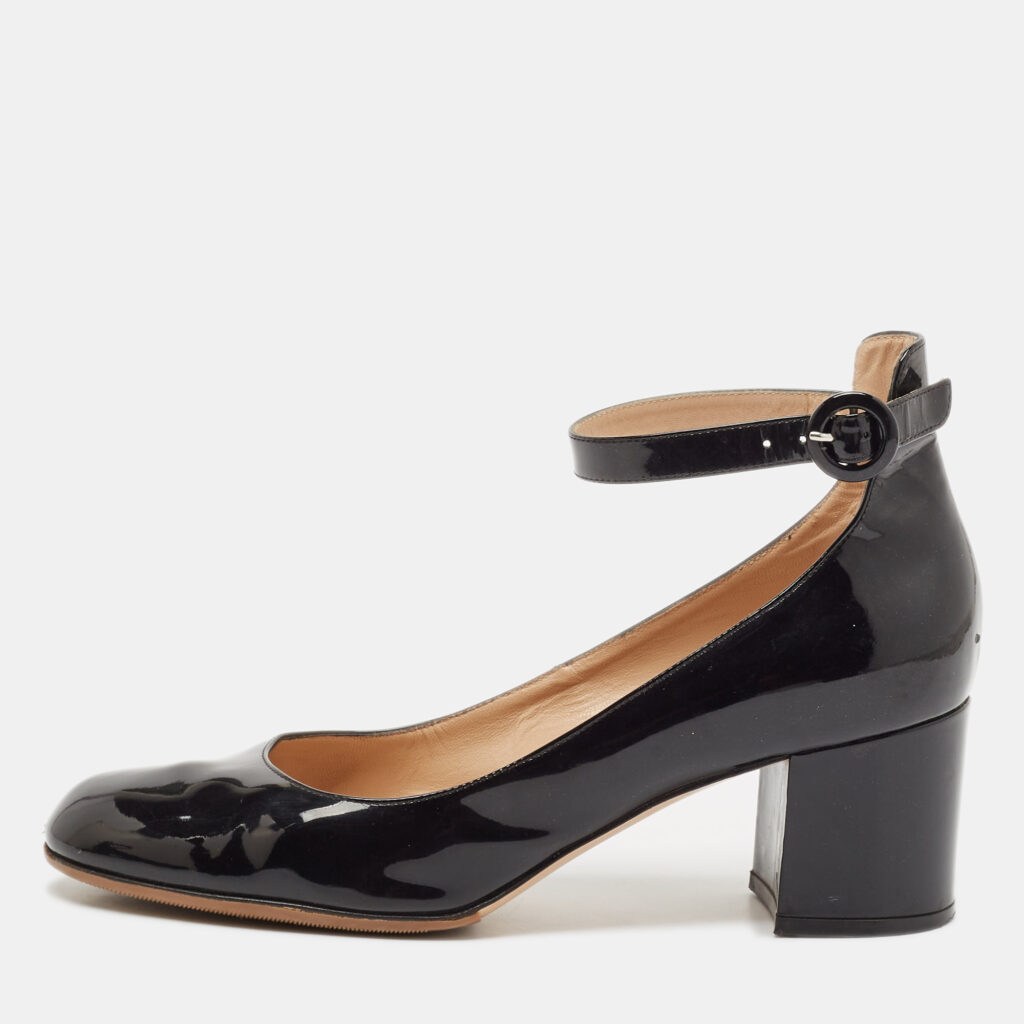 Gianvito Rossi Black Patent Leather Mary Jane Pumps Size 41 Gianvito Rossi Black Patent Leather Mary Jane Pumps Size 41