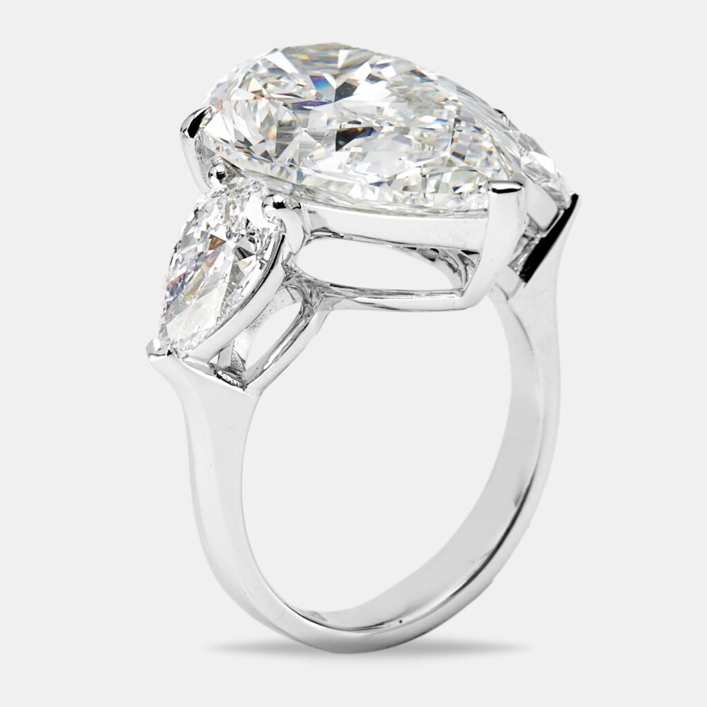 4 cts Pear Brilliant Lab Grown Diamond 18k White Gold Ring Size 52 4 cts Pear Brilliant Lab Grown Diamond 18k White Gold Ring Size 52