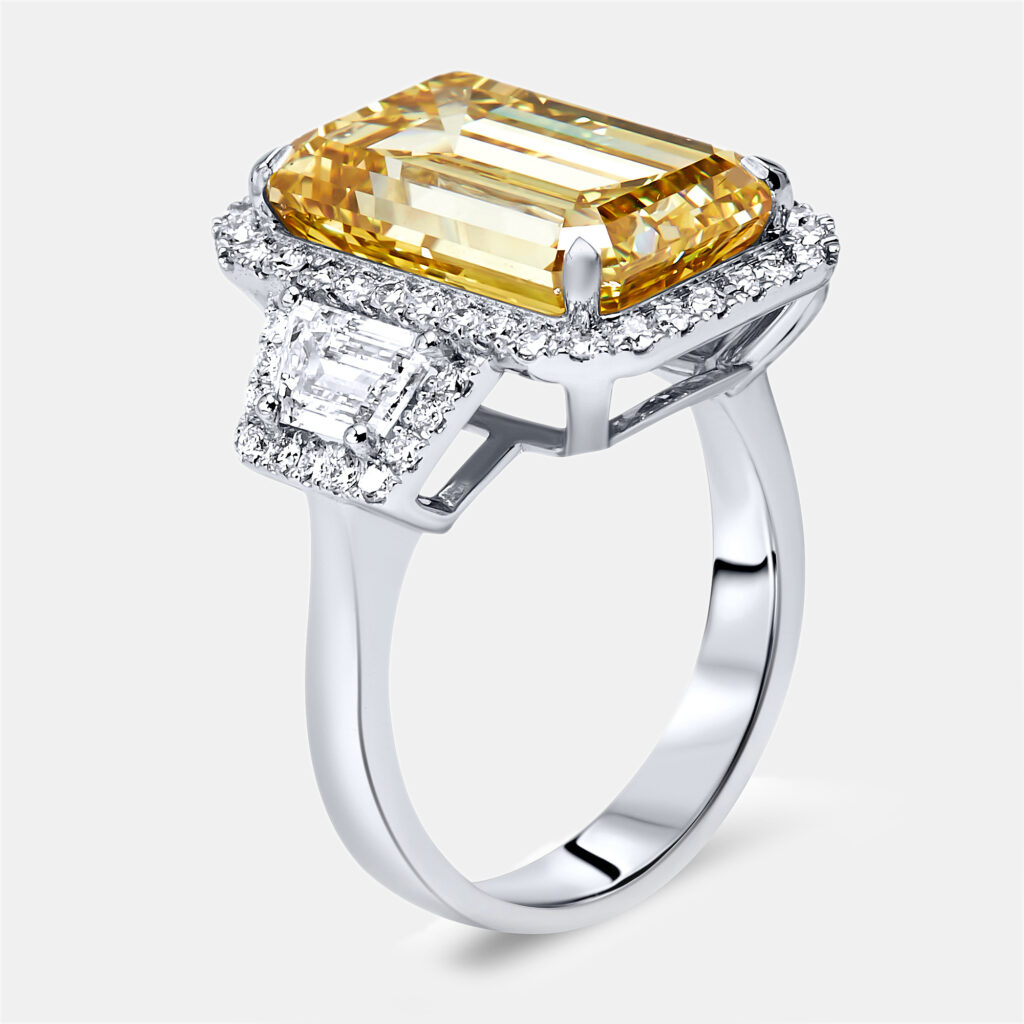 11.6 cts Yellow Emerald Cut and Round Lab Grown Diamond 18k White Gold Ring Size 52 11.6 cts Yellow Emerald Cut and Round Lab Grown Diamond 18k White Gold Ring Size 52