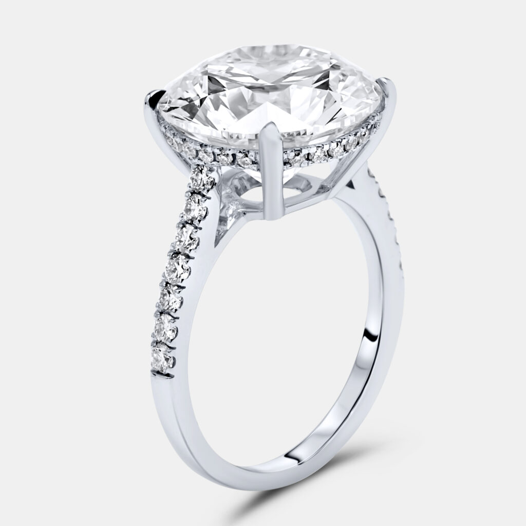8.47 cts Round Brilliant Lab Grown Diamond 18k White Gold Ring Size 52 8.47 cts Round Brilliant Lab Grown Diamond 18k White Gold Ring Size 52