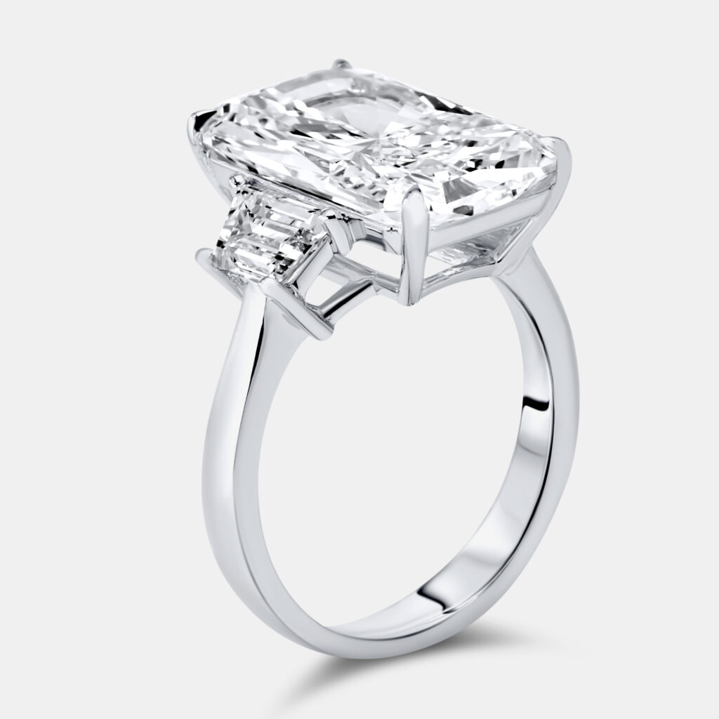 8 cts Radiant and Trapezoid Lab Grown Diamonds 18k White Gold Ring Size 52 8 cts Radiant and Trapezoid Lab Grown Diamonds 18k White Gold Ring Size 52