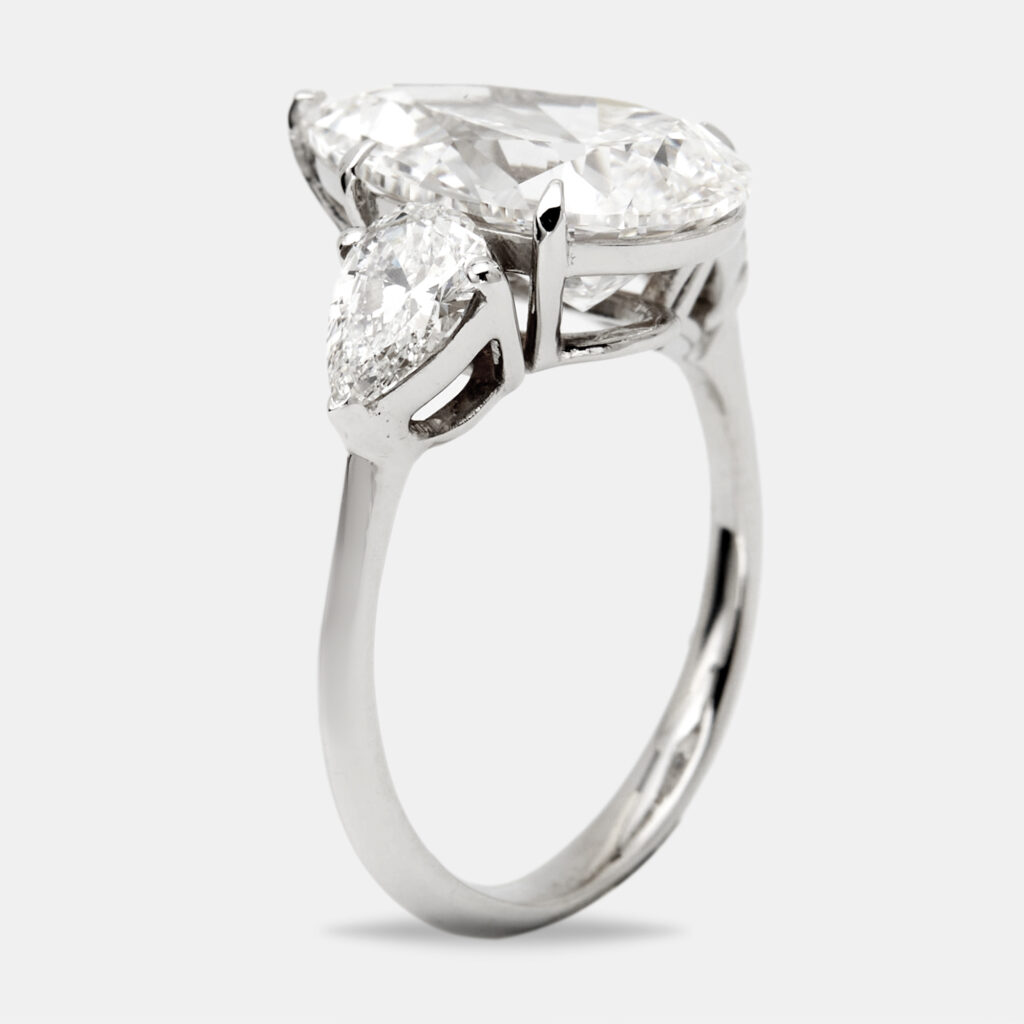 6.1 cts Pear Cut Lab Grown Diamond 18k White Gold Ring Size 52 6.1 cts Pear Cut Lab Grown Diamond 18k White Gold Ring Size 52