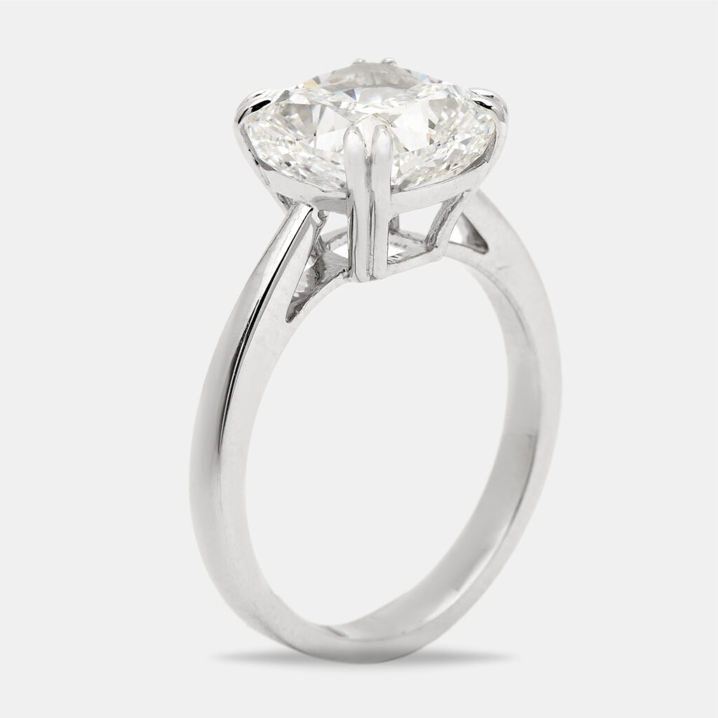 5 cts Cushion Cut Lab Grown Diamond 18k White Gold Ring Size 52 5 cts Cushion Cut Lab Grown Diamond 18k White Gold Ring Size 52