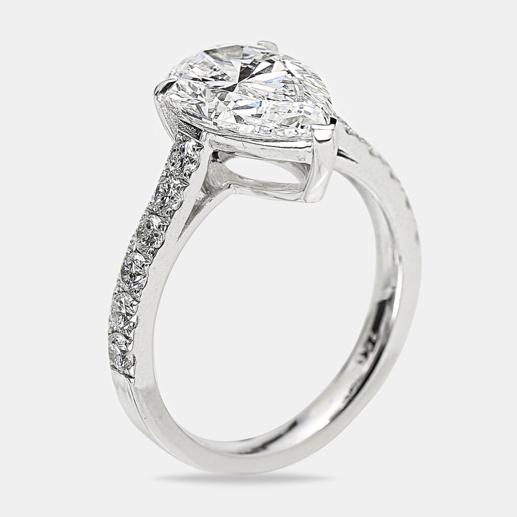 3.50 cts Pear Brilliant Round 18k White Gold Lab Grown Diamonds Ring Size 51 3.50 cts Pear Brilliant Round 18k White Gold Lab Grown Diamonds Ring Size 51