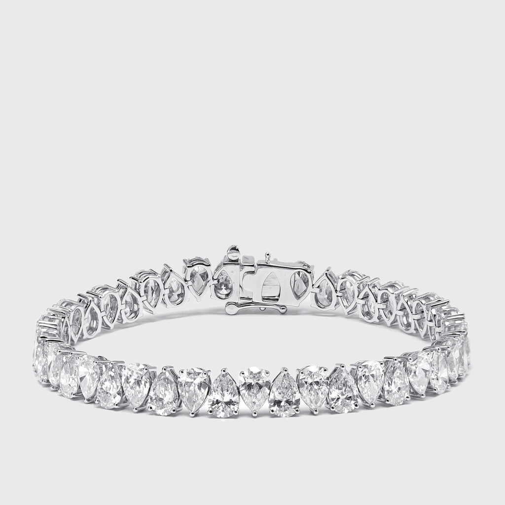 15.5 cts Pear Lab Grown Diamond 18k White Gold Bracelet