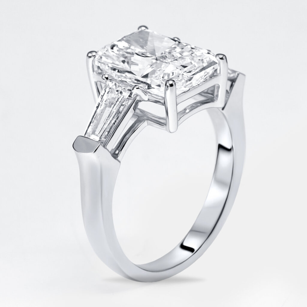 4.8 cts Radiant Trapezoid Lab Grown Diamond 18k White Gold Ring Size 54 4.8 cts Radiant Trapezoid Lab Grown Diamond 18k White Gold Ring Size 54