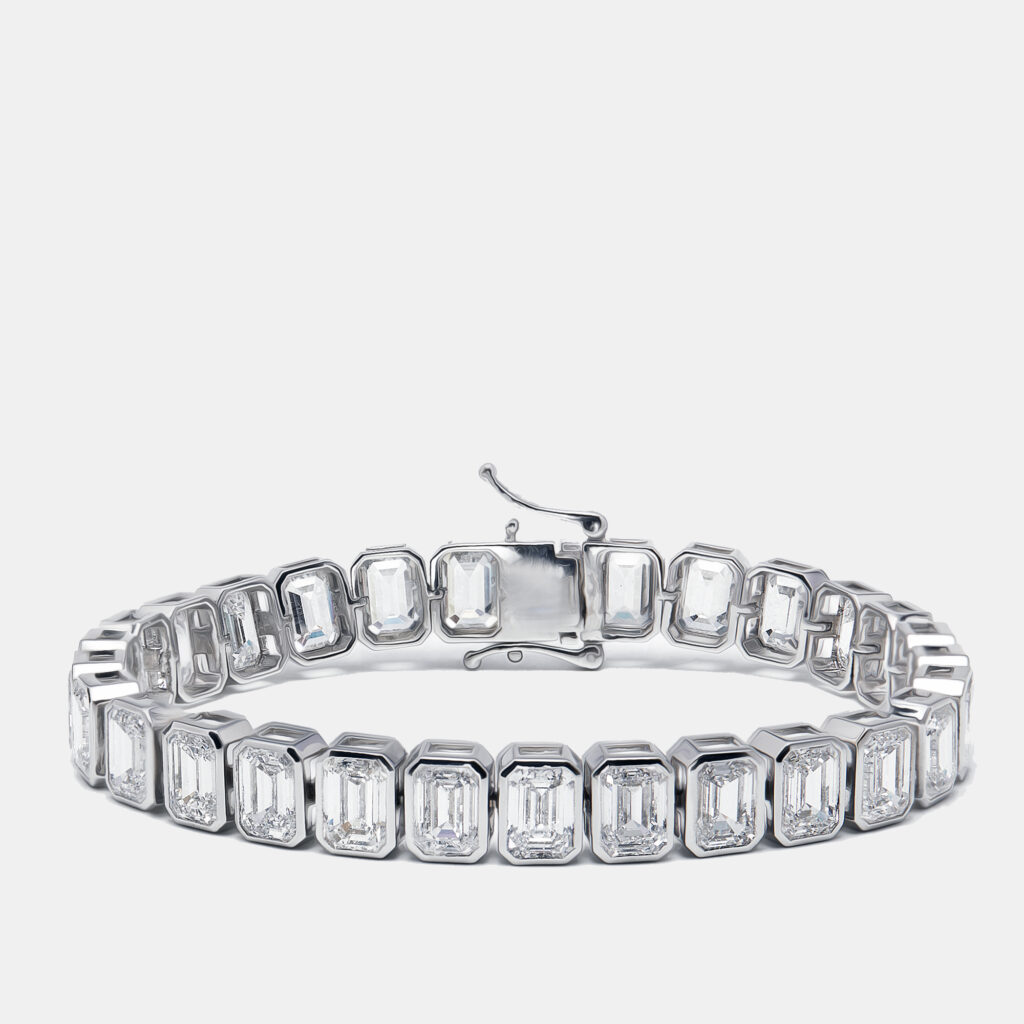 29.5 cts Emerald Cut Lab Grown Diamonds 18k White Gold Bracelet 29.5 cts Emerald Cut Lab Grown Diamonds 18k White Gold Bracelet
