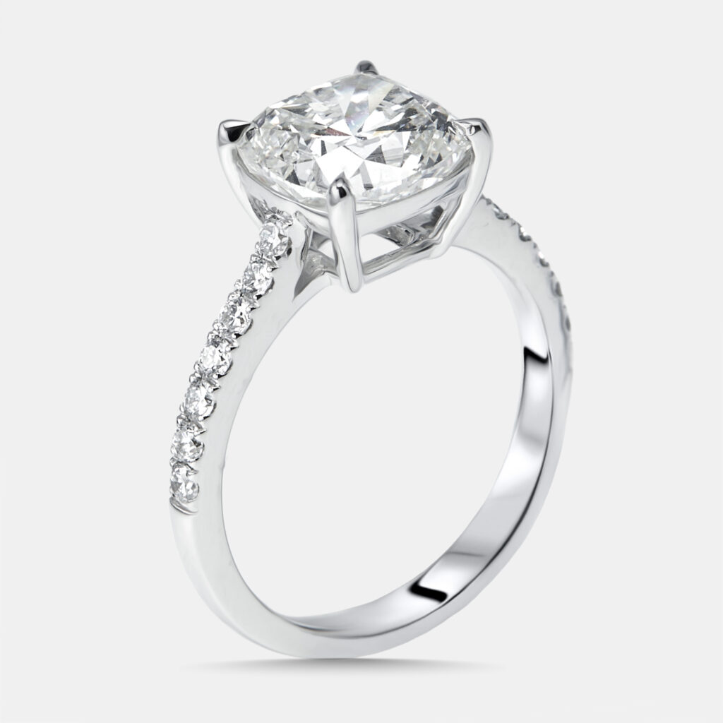 3.2 cts Cushion, Round Lab Grown Diamonds 18k White Gold Ring Size 51 3.2 cts Cushion, Round Lab Grown Diamonds 18k White Gold Ring Size 51