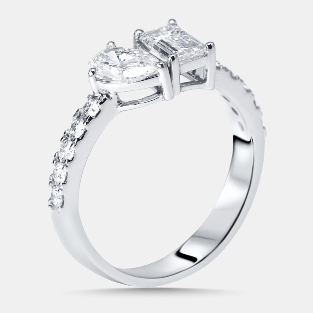 1.35 cts Pear, Emerald, Round Lab Grown Diamonds 18k White Gold Ring Size 51 1.35 cts Pear, Emerald, Round Lab Grown Diamonds 18k White Gold Ring Size 51