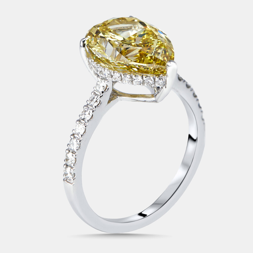 4.5 cts Fancy Yellow Pear, Round Lab Grown Diamonds 18k White Gold Ring Size 51 4.5 cts Fancy Yellow Pear, Round Lab Grown Diamonds 18k White Gold Ring Size 51