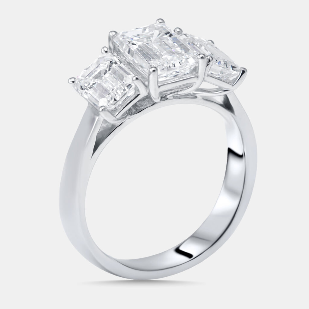 4.00 cts Emerald Cut Lab Grown Diamonds 18k White Gold Ring Size 51 4.00 cts Emerald Cut Lab Grown Diamonds 18k White Gold Ring Size 51
