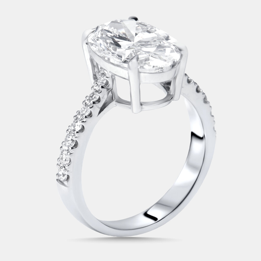 4.1 cts Oval. Round Lab Grown Diamonds 18k White Gold Ring Size 51 4.1 cts Oval. Round Lab Grown Diamonds 18k White Gold Ring Size 51