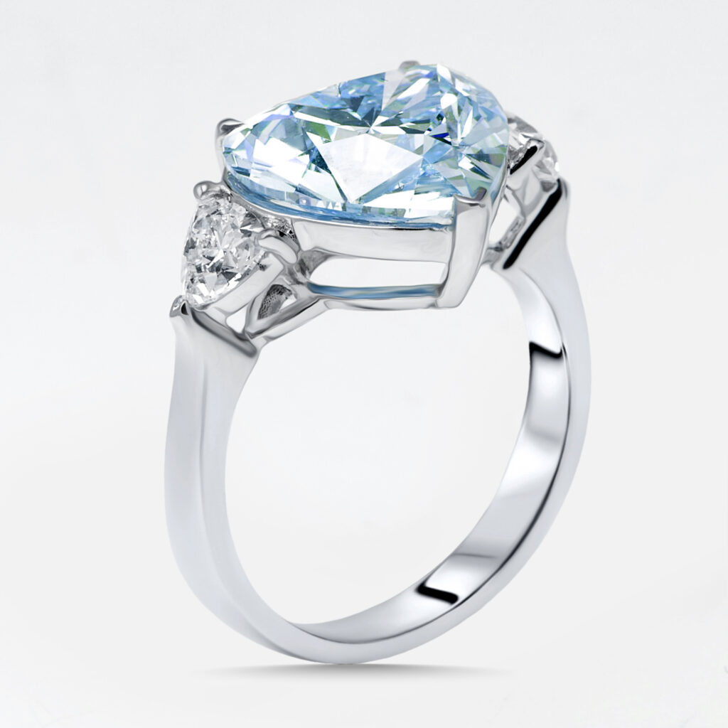 6 cts VIvid Blue Heart, Trillion Lab Grown Diamonds 18k White Gold Ring Size 52 6 cts VIvid Blue Heart, Trillion Lab Grown Diamonds 18k White Gold Ring Size 52