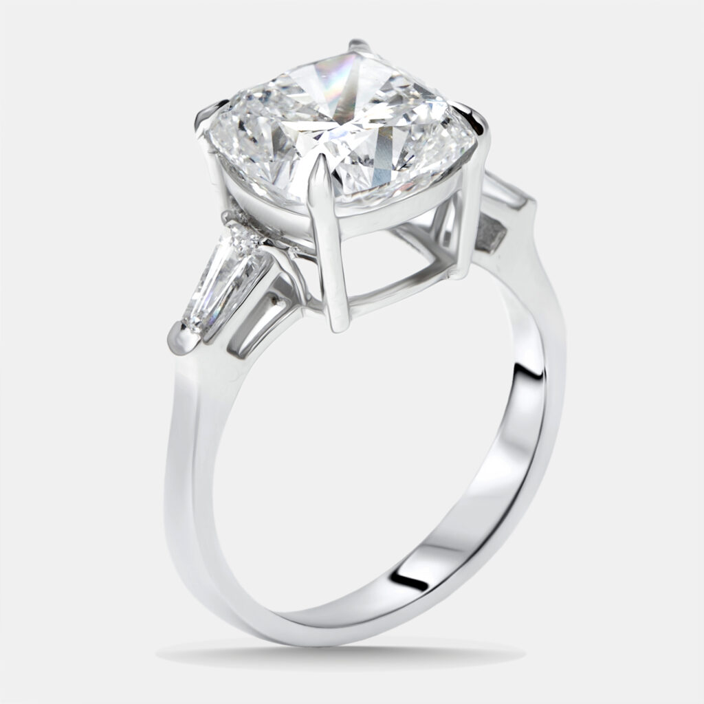 5.5 cts Cushion, Trapezoid Lab Grown Diamonds 18k White Gold Ring Size 52 5.5 cts Cushion, Trapezoid Lab Grown Diamonds 18k White Gold Ring Size 52