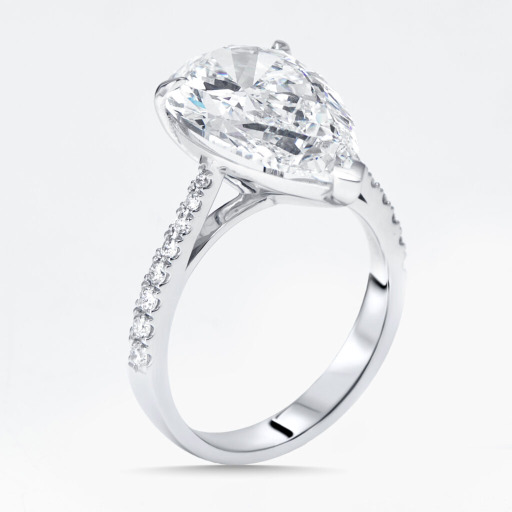 6.2 cts Pear, Round Lab Grown Diamonds 18k White Gold Ring Size 52 6.2 cts Pear, Round Lab Grown Diamonds 18k White Gold Ring Size 52