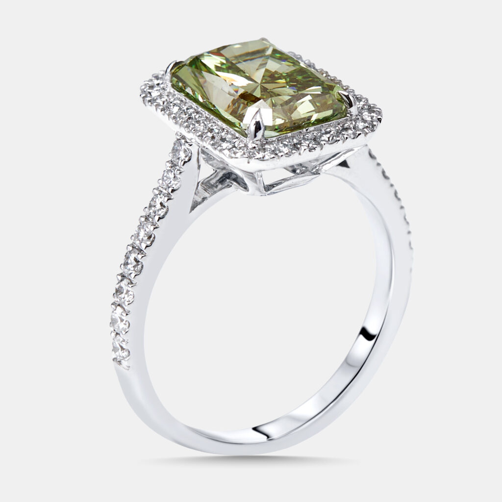 3.5 cts Green Emerald Cut, Round Lab Grown Diamonds 18k White Gold Ring Size 52 3.5 cts Green Emerald Cut, Round Lab Grown Diamonds 18k White Gold Ring Size 52