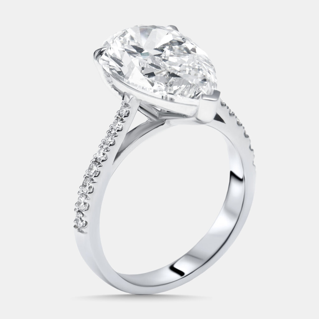 5.7 cts Pear, Round Lab Grown Diamonds 18k White Gold Ring Size 52 5.7 cts Pear, Round Lab Grown Diamonds 18k White Gold Ring Size 52