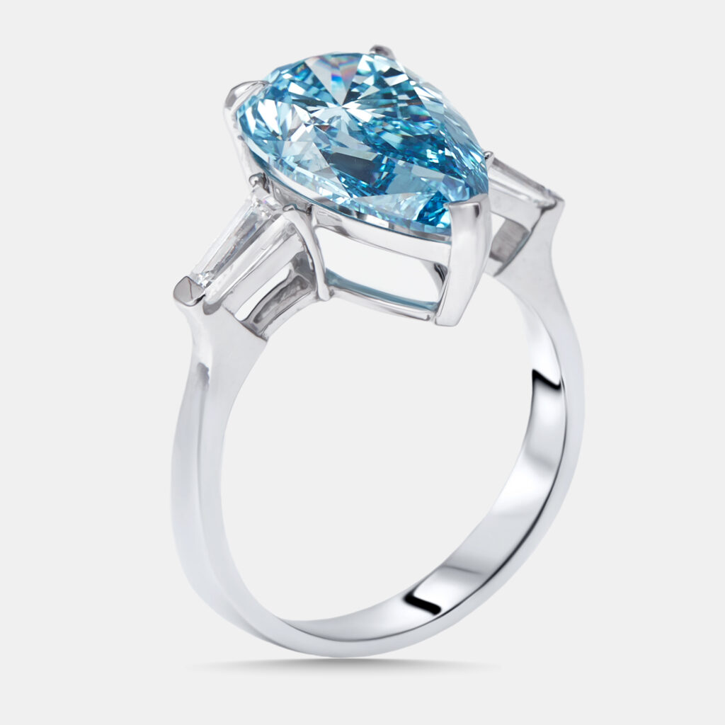 5.1 cts Vivid Blue Pear, Trapazoid Lab Grown Diamonds 18k White Gold Ring Size 52 5.1 cts Vivid Blue Pear, Trapazoid Lab Grown Diamonds 18k White Gold Ring Size 52