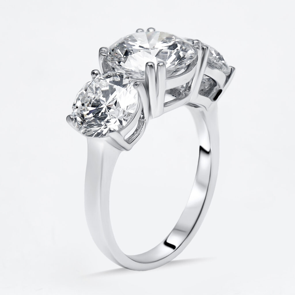 6 cts Round Lab Grown Diamonds 18k White Gold Ring Size 53 6 cts Round Lab Grown Diamonds 18k White Gold Ring Size 53