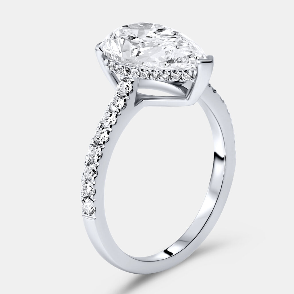 3.25 cts Pear Brilliant and Round Lab Grown Diamonds 18k White Gold Ring Size 51 3.25 cts Pear Brilliant and Round Lab Grown Diamonds 18k White Gold Ring Size 51