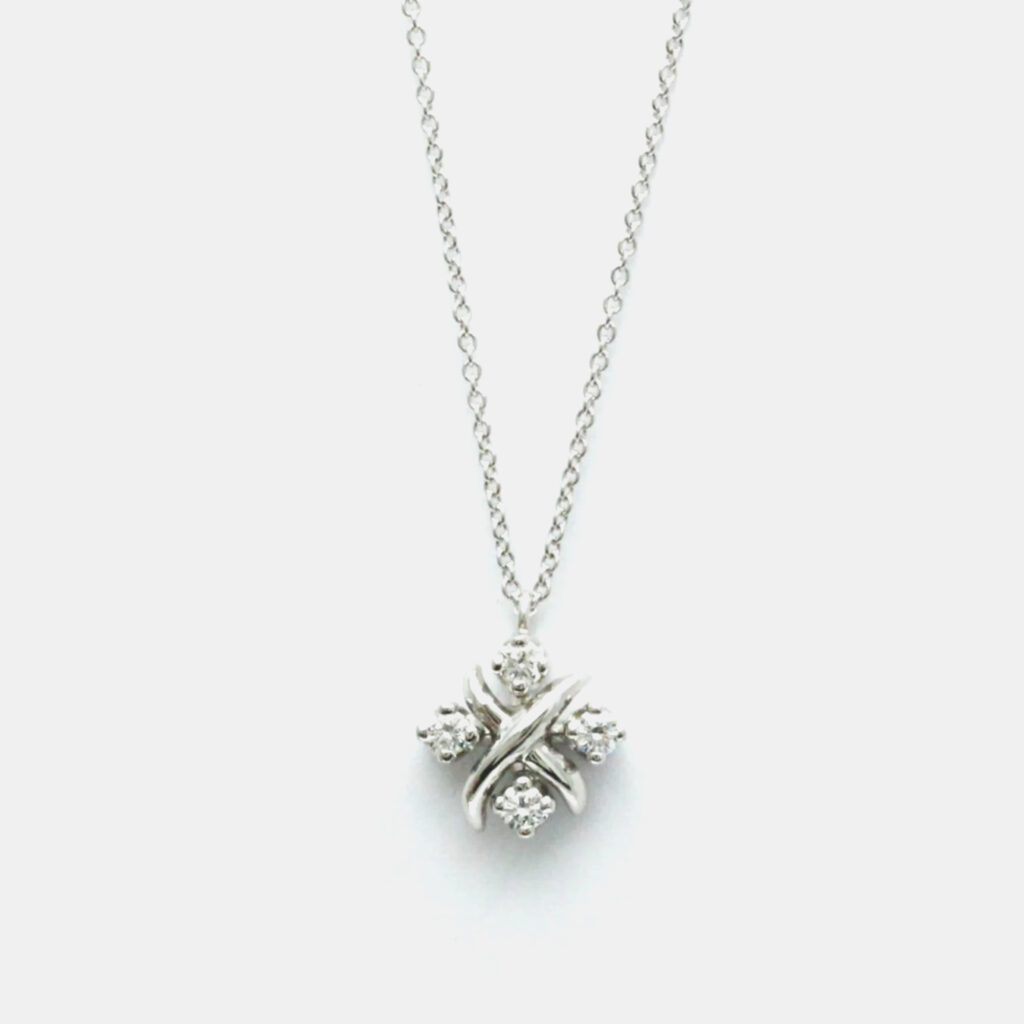 Tiffany & Co. Platinum Diamond Lynn Pendant Schlumberger Necklace Tiffany & Co. Platinum Diamond Lynn Pendant Schlumberger Necklace