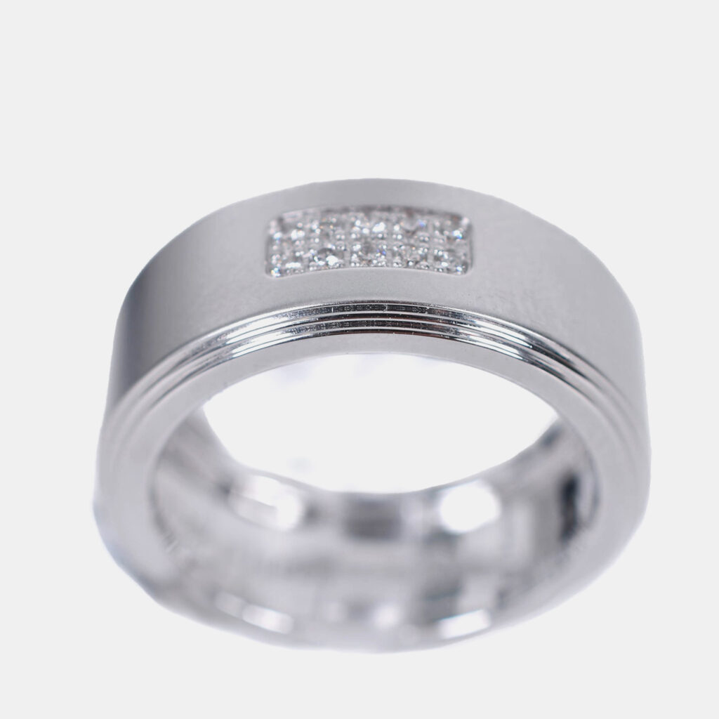 Tiffany & Co. White Gold Diamond Wedding Band Ring EU 52 Tiffany & Co. White Gold Diamond Wedding Band Ring EU 52