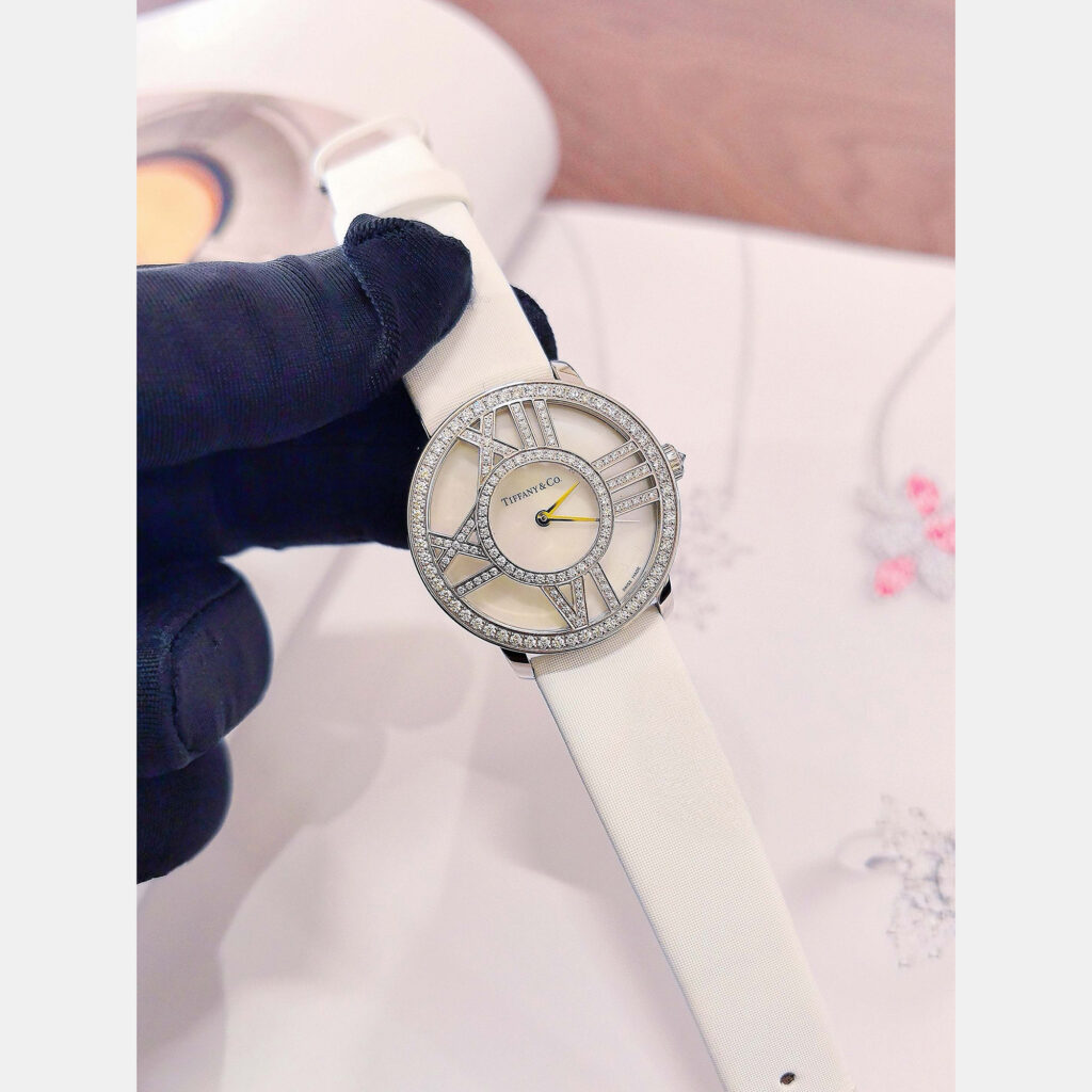Tiffany Atlas Quartz Watch White Gold Diamond Bezel 30 mm Tiffany Atlas Quartz Watch White Gold Diamond Bezel 30 mm