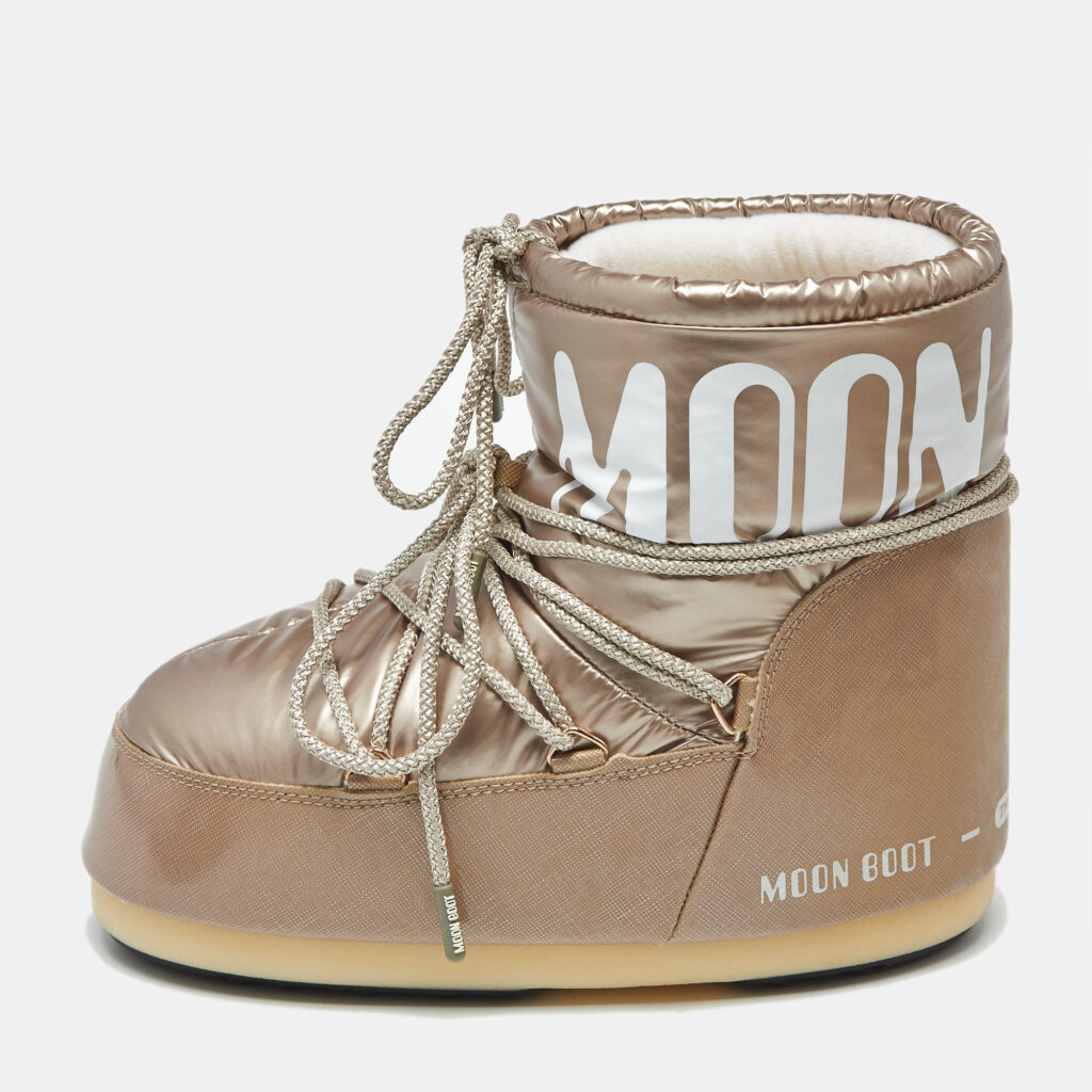 TNT Beige Faux Leather and Nylon Moon Boots Size 39-41 TNT Beige Faux Leather and Nylon Moon Boots Size 39-41