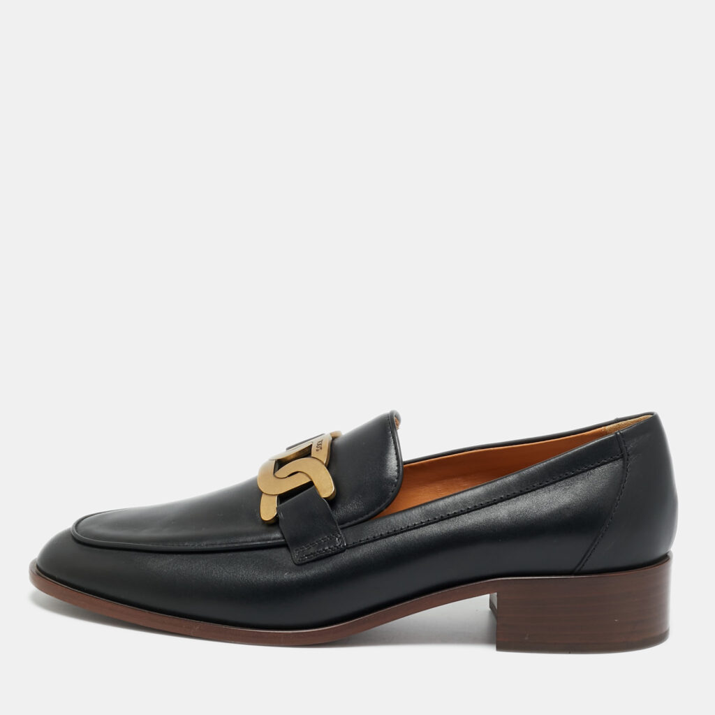 Tod's Size 41 Black Leather Chain Link Detail Slip On Loafers Tod's Size 41 Black Leather Chain Link Detail Slip On Loafers