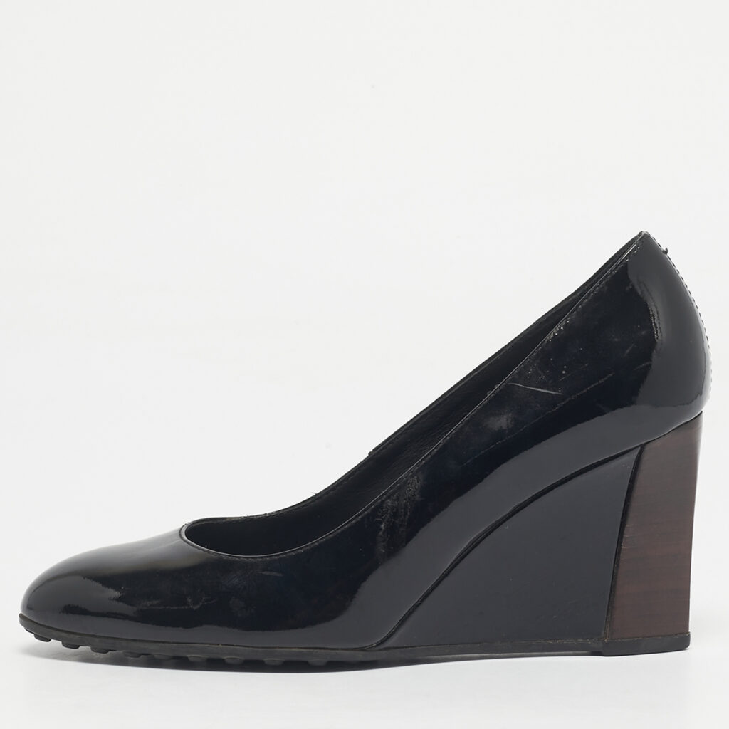 Tod's Black Patent Leather Round Toe Wedge Pumps Size 36 Tod's Black Patent Leather Round Toe Wedge Pumps Size 36