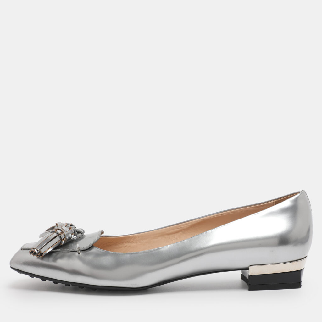 Tod's Silver Leather Fringes Loafers Size 39.5 Tod's Silver Leather Fringes Loafers Size 39.5