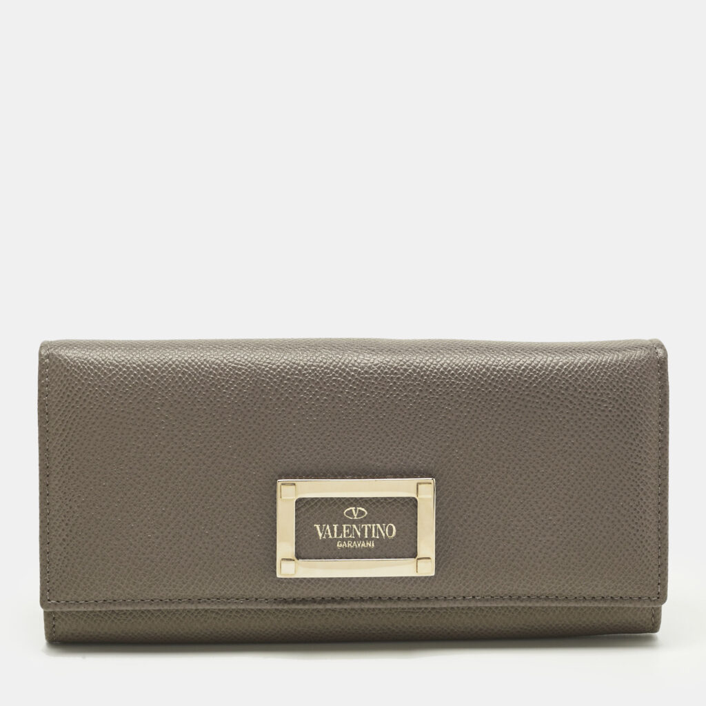 luxury-women-valentino-new-handbags-p1236788-001.jpg Valentino Beige Leather Logo Flap Continental Wallet