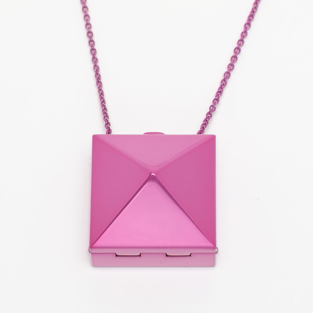 luxury-women-valentino-used-accessories-p1222042-011.jpg Valentino Purple Pink Rockstud Mirror Box Pendant Chain Necklace