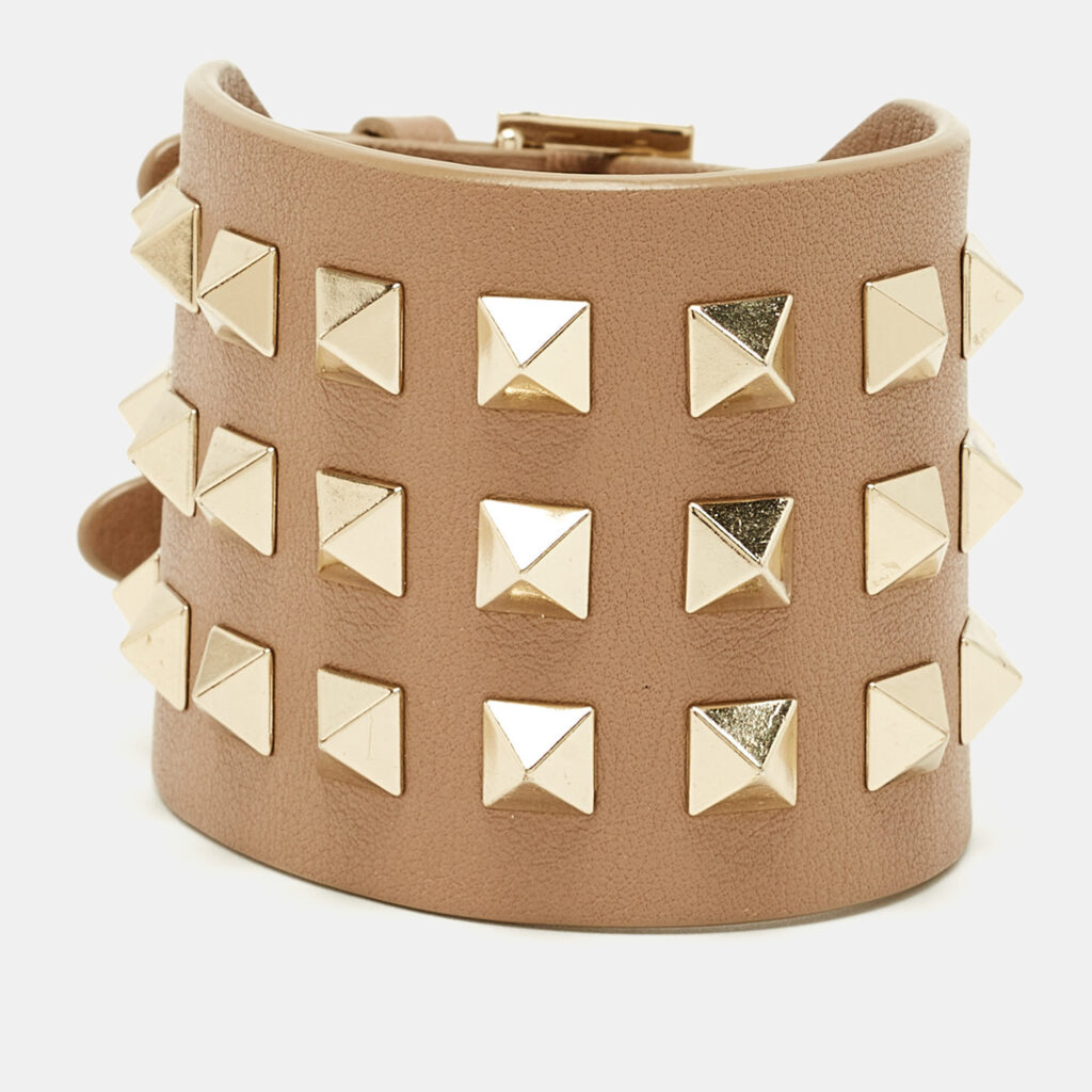 luxury-women-valentino-used-accessories-p1244604-001-1.jpg Valentino Leather Rockstud Gold Tone Bracelet