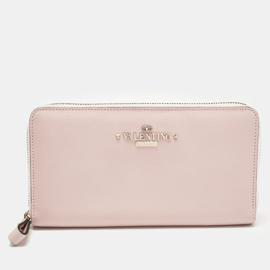 Valentino Light Pink Leather Rockstud Zip Continental Wallet Valentino Light Pink Leather Rockstud Zip Continental Wallet