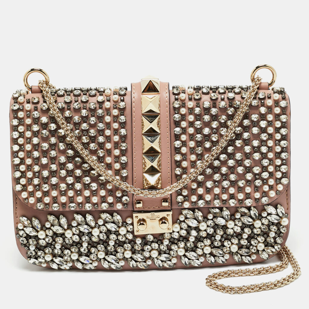 Valentino Light Pink Leather Medium Rockstud Glam Crystals Embellished Lock Flap Bag Valentino Light Pink Leather Medium Rockstud Glam Crystals Embellished Lock Flap Bag