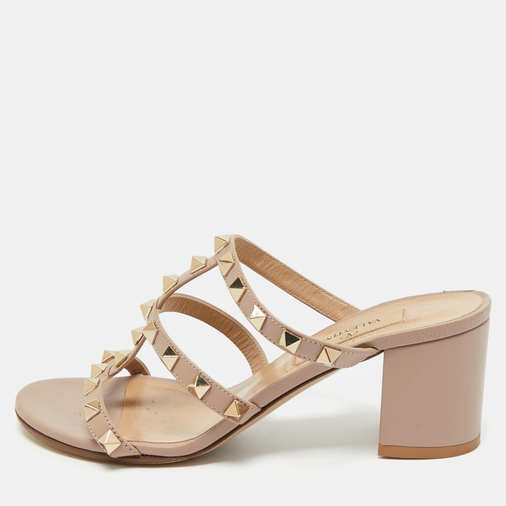 Valentino Beige Leather Rockstud Ankle Strap Sandals Size 35.5 Valentino Beige Leather Rockstud Ankle Strap Sandals Size 35.5